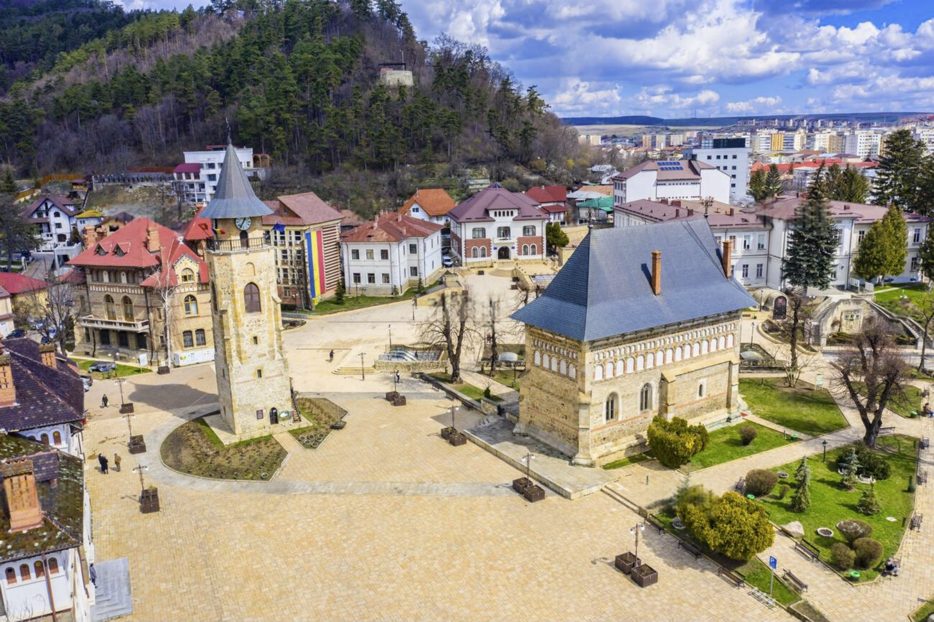 Imagine aeriană a centrului istoric al Municipiului Piatra-Neamț