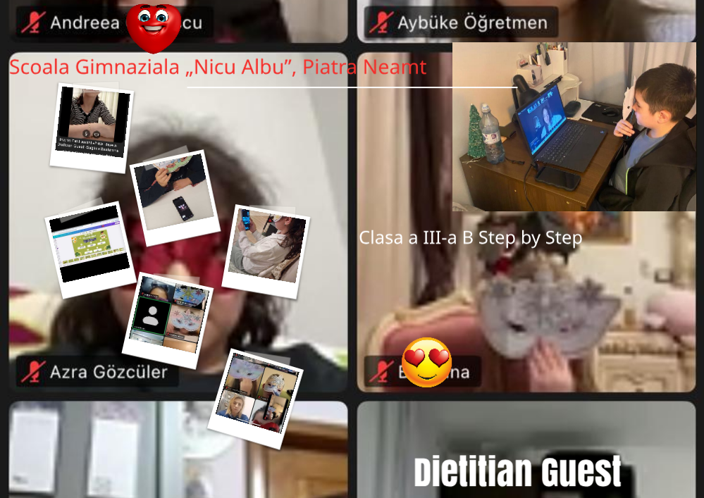 Colaj de fotografii peste instantanee surprinse dintr-o lecție online în care mai mulți elevi apar în ferestre de apel video, un elev stă la birou și participă la oră folosind un laptop, pe ecran se văd profesorul și colegii, alte imagini mici surprind activități de învățare și lucrări realizate de copii, în partea de sus, scris cu alb, este textul „Scoala „Nicu Albu”, Piatra Neamt”, iar în dreapta, scris tot cu alb, este textul „Clasa a III-a B Step by Step”