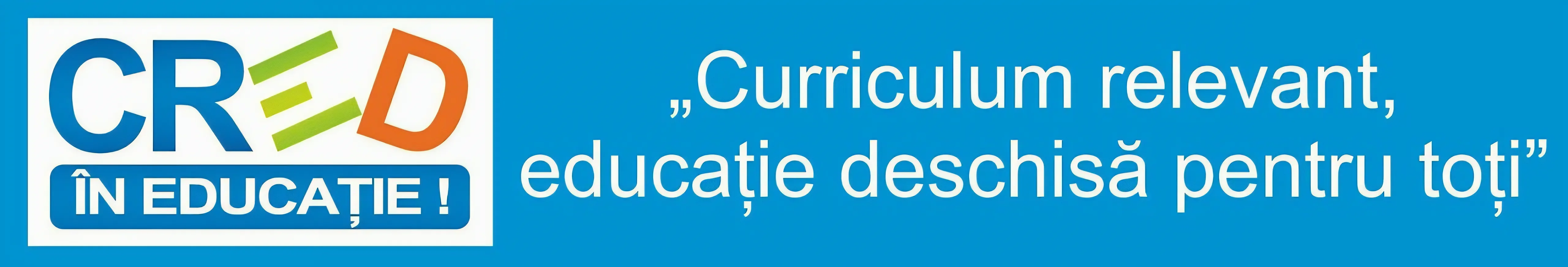Sigla programului CRED și textul „Curriculum relevant, educație deschisă pentru toți”